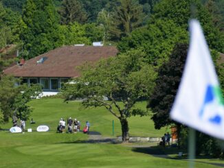 24 06 04 Bild 1 Die Anlage des Stuttgarter GC Solitude ist Schauplatz des 3. DGL Spieltages Foto DGV Kirmaier 326x245 - EIN WOCHENENDE IN HÖSEL-BLAU UND STUTTGART-GRÜN