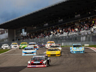 OGP 2023 DRM Revival Start Foto OGP GruppeC 326x245 - RASANTE ZEITREISE BEIM BELMOT OLDTIMER-GRAND-PRIX